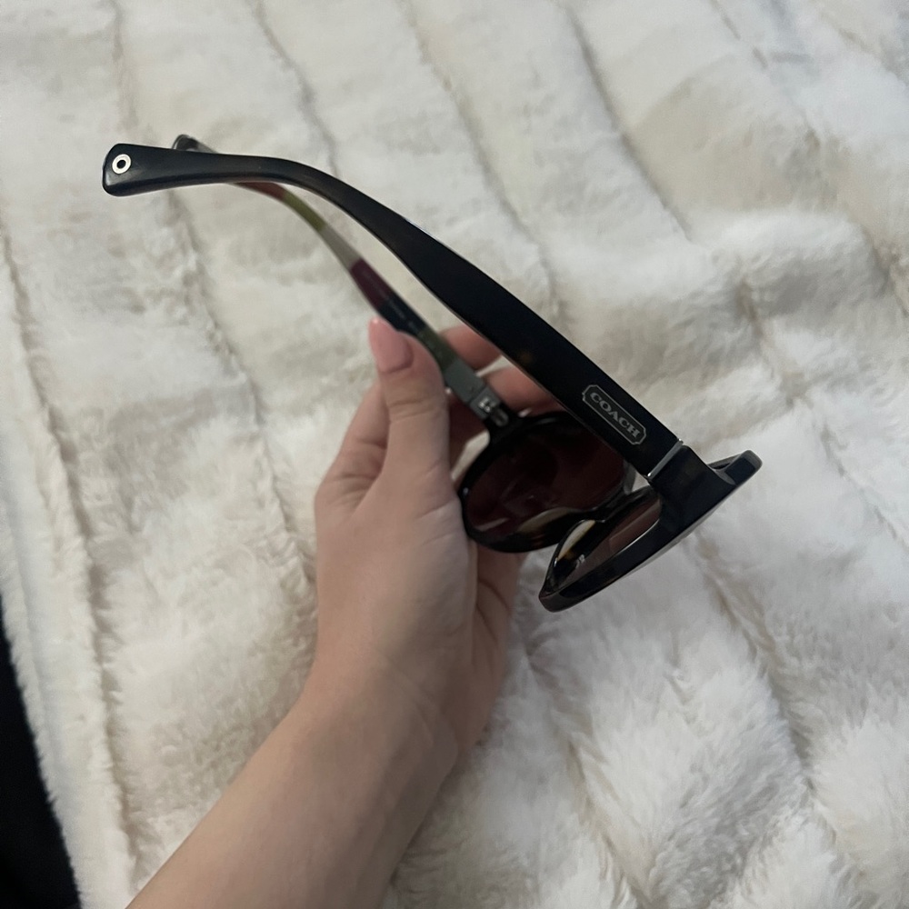 Coach sunglasses - Picture 2 of 4